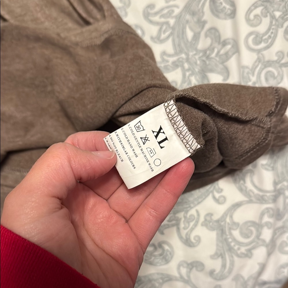 Brown and Tan Relaxed Fit Tank Top with High Neckline - Picture 4 of 5